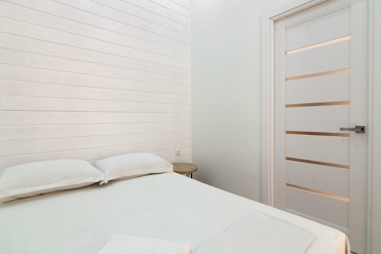 LEOGRAND One-bedroom apartment on Tugan-Baranovskogo 24 Lviv Buitenkant foto