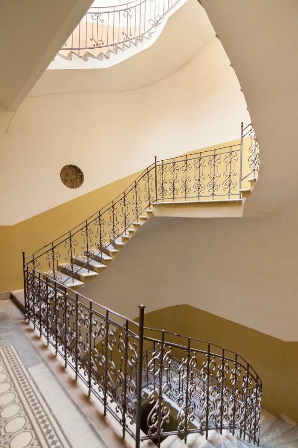 LEOGRAND One-bedroom apartment on Tugan-Baranovskogo 24 Lviv Buitenkant foto