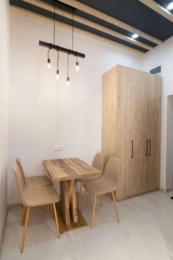 LEOGRAND One-bedroom apartment on Tugan-Baranovskogo 24 Lviv Buitenkant foto