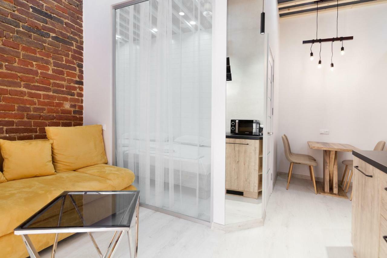 LEOGRAND One-bedroom apartment on Tugan-Baranovskogo 24 Lviv Buitenkant foto