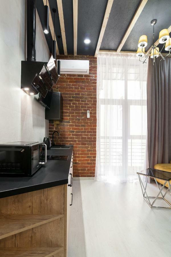 LEOGRAND One-bedroom apartment on Tugan-Baranovskogo 24 Lviv Buitenkant foto