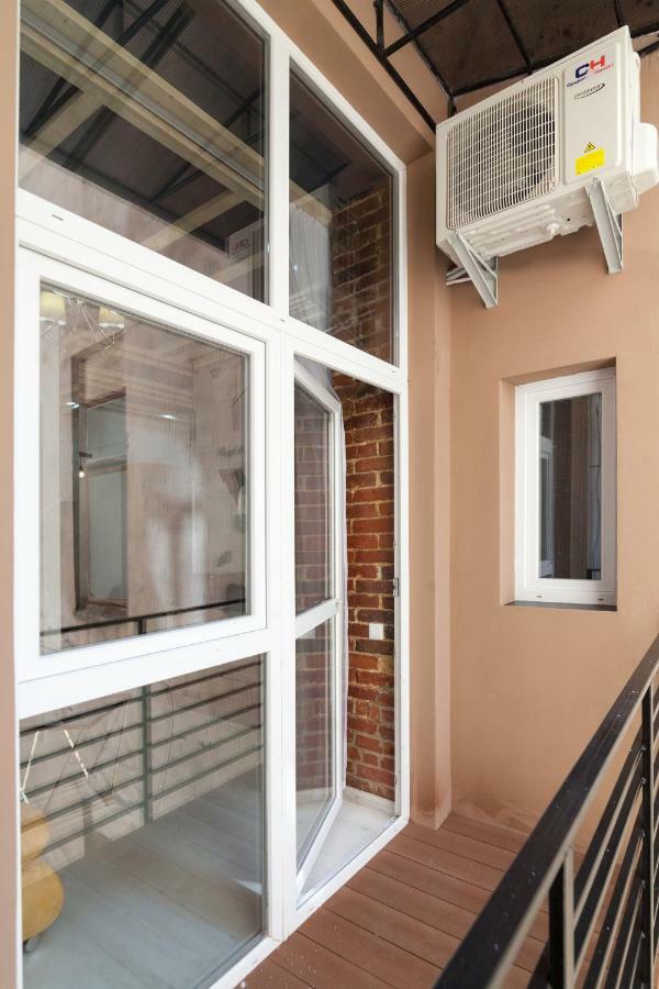 LEOGRAND One-bedroom apartment on Tugan-Baranovskogo 24 Lviv Buitenkant foto